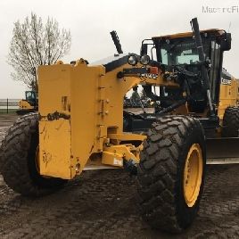 2015 John Deere 872GP