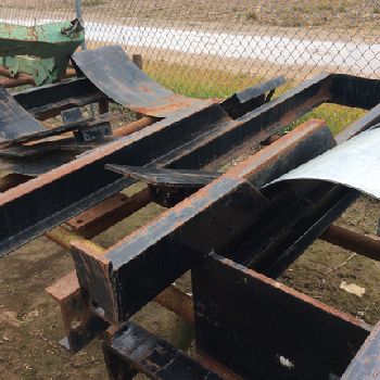 2011 Bell 400 gal tank &amp; rack