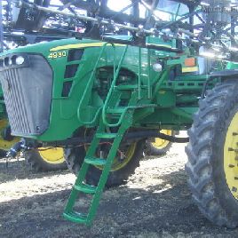 2011 John Deere 4930