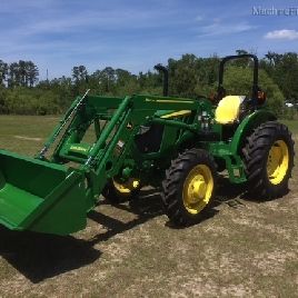 2019 John Deere 5045E con cargador