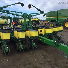 2015 John Deere 1765