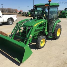 2015 John Deere 3033R