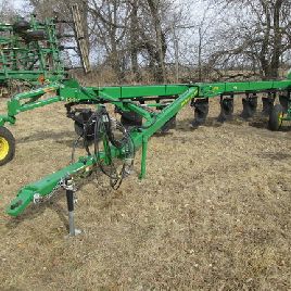 2017 John Deere 3710