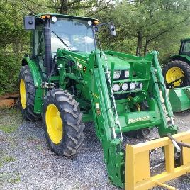 2017 John Deere 5100E