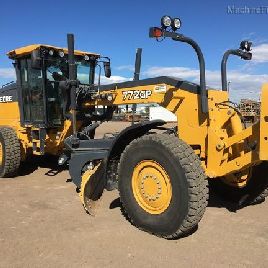 2016 John Deere 772GP