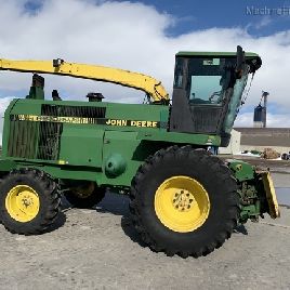 1996 John Deere 6810