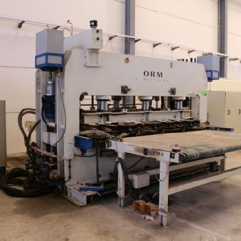 PRESS MEMBRANE ORMA WITH TABLE ENTRY AND EXIT