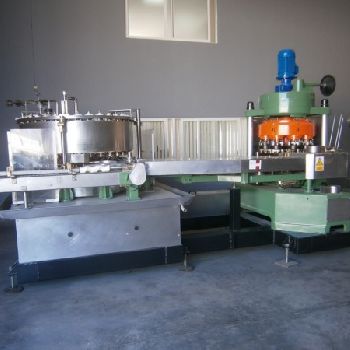 Vacuum dosage and seaming group Comaco