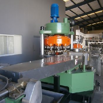 Vacuum dosage and seaming group Comaco