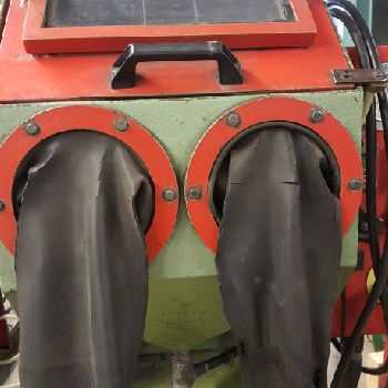 Glass sandblasting booth