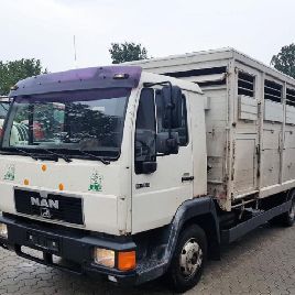 N / A MAN LIFT TRUCK 8.163