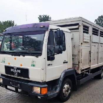 N / A MAN LIFT TRUCK 8.163