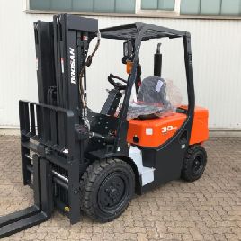 Doosan D 30 GX Plus