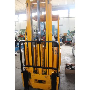 CODE 447 LANSING ELECTRIC FORKLIFT MOD EL125 10Q.