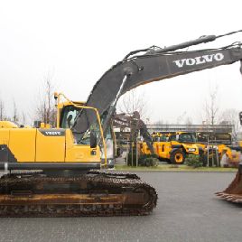 2014 VOLVO EC220DL