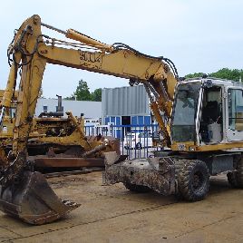 2001 LIEBHERR A904