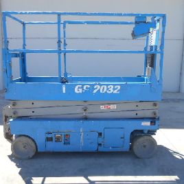 2013 GENIE GS2032
