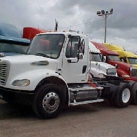 2005 FREIGHTLINER BUSINESS CLASS M2 112