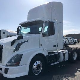 2014 VOLVO VNL64T-300