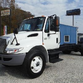 2003 INTERNATIONAL 4300 SBA