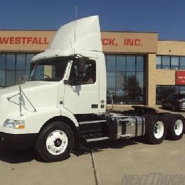 2012 VOLVO VNM42T-200