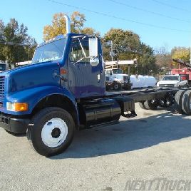 2000 International 8100