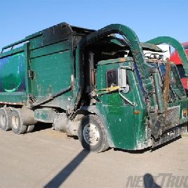 2004 MACK LE613