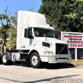 2013 VOLVO VNM64T-200