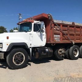 1994 MACK RD690S