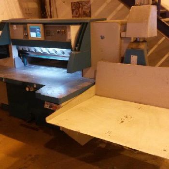 Perfecta 132 TVC cutting machine with lift