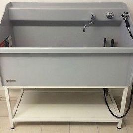 Trunk cleaning basin