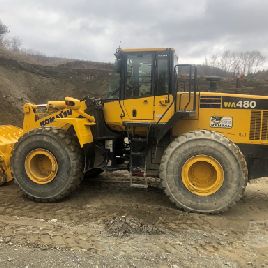 2008 KOMATSU WA480-6 a la venta en Pittsfield, Massachusetts