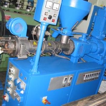 Twin-screw extruder