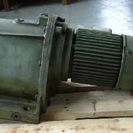 Motorreductor G43-10 / DK94-241 1,5 kW 27 U / min motor B3