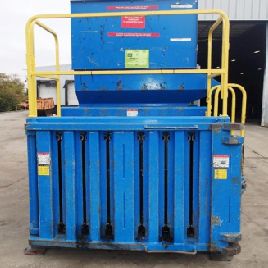 (2000) 20 HP�EXCEL Empacadora de puerta cerrada Modelo EX62