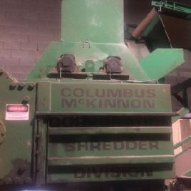 ETI # 6745 Trituradora de doble neumático Columbus McKinnon CM250 de 250 HP con cintas transportadoras en CANADÁ