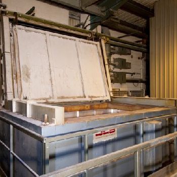 JLS (Redditch) Ltd Top Loading Precipitation / Quench Treatments Oven