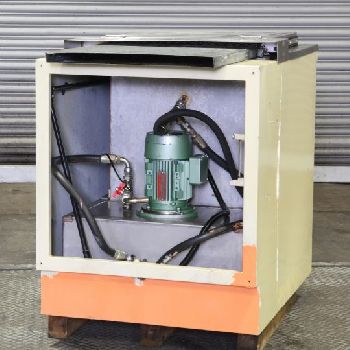 A Stainless Steel Chambered Spray And Drain Tank.