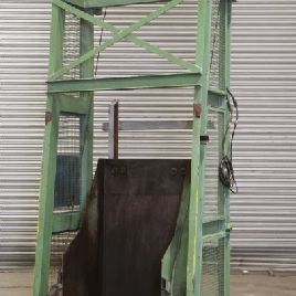 Spencer Halstead Lift und Tip Elevator