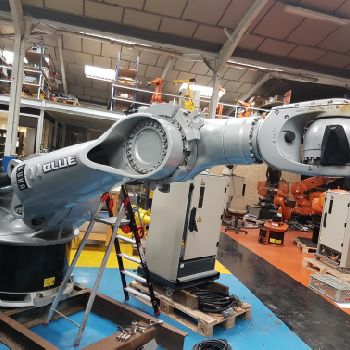 KUKA KR500-2 krc2 charge 500kg de 2008