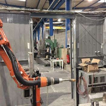 ABB cellule de soudage avec robot IRB 1600 IRC5 et poste ESAB peu d’heures
