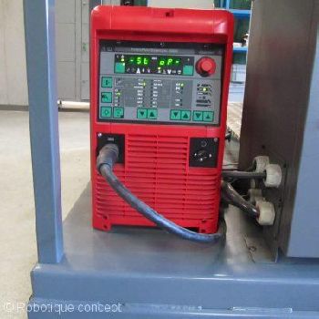 YASKAWA EA1900N + FRONIUS Transpulsynergic 3200 &amp; welding equipement