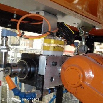 ABB IRB 140 IRC5 complete milling cell almost new : 33 hours