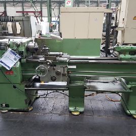 Center and spindle lathe