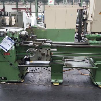 Center and spindle lathe