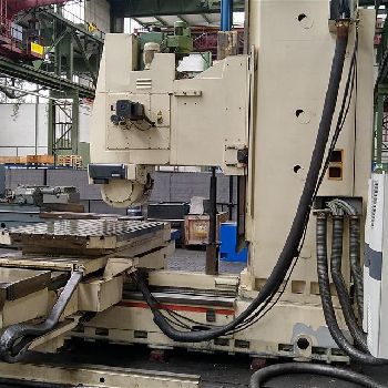 Universal milling and boring machine