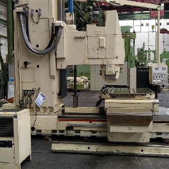 Universal milling and boring machine
