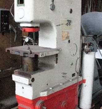 Pneumatic Press BURGER DO 7