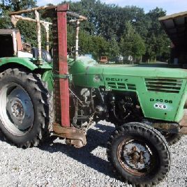 Are you looking for a vintage tugboat? Fendt Deutz IHC MF et al.