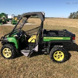 John Deere 825i